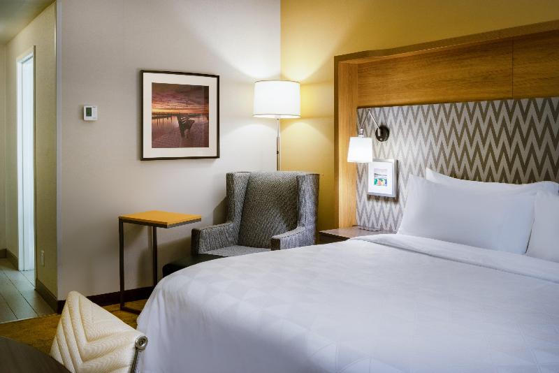 Holiday Inn Long Island-Islip Arpt East image