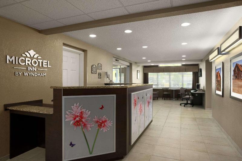 Hotel MICROTEL INN & SUITES BY WYNDHAM MINERAL WELLS/PA