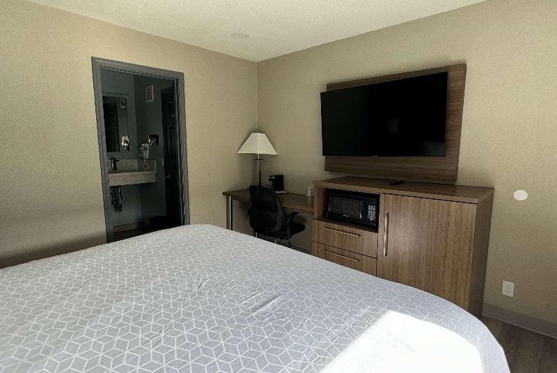 Baymont by Wyndham Coalinga image