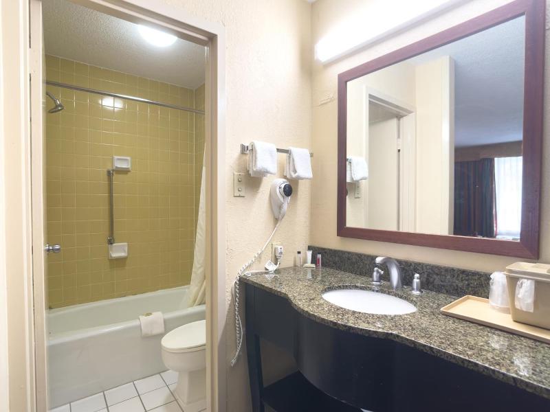 Travelodge by Wyndham Harriman image
