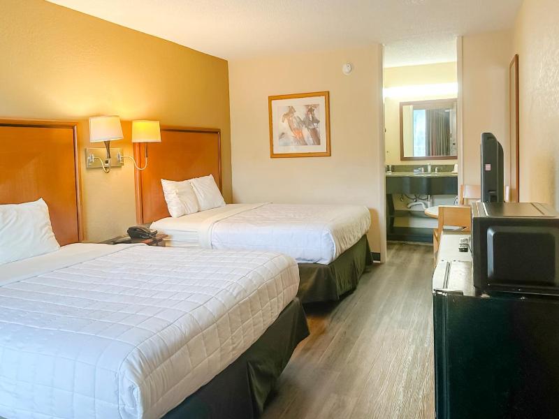 Travelodge by Wyndham Harriman image