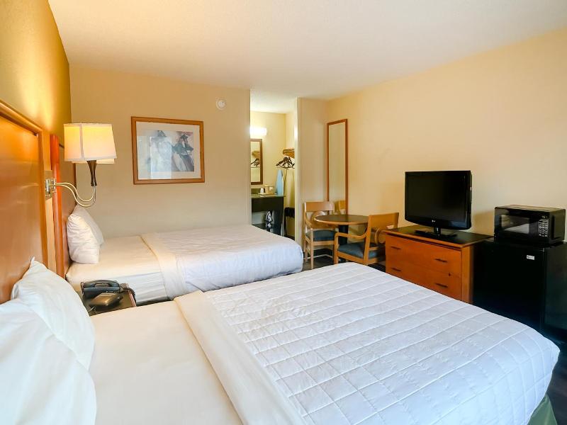 Travelodge by Wyndham Harriman image