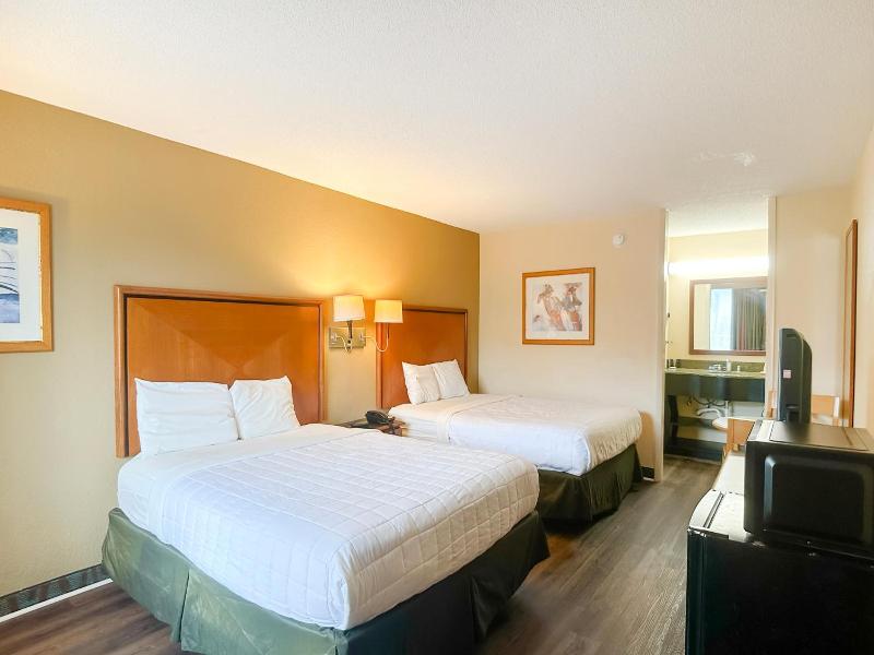 Travelodge by Wyndham Harriman image
