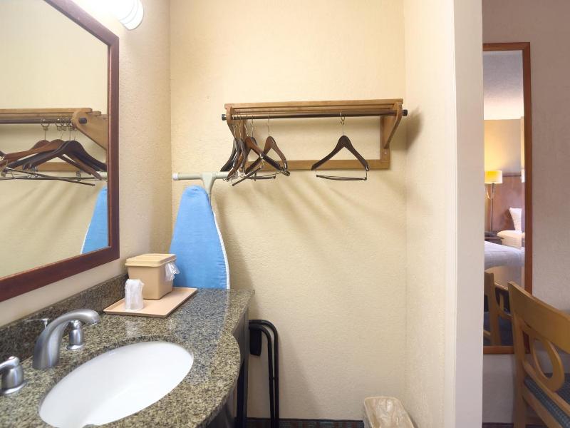 Travelodge by Wyndham Harriman image