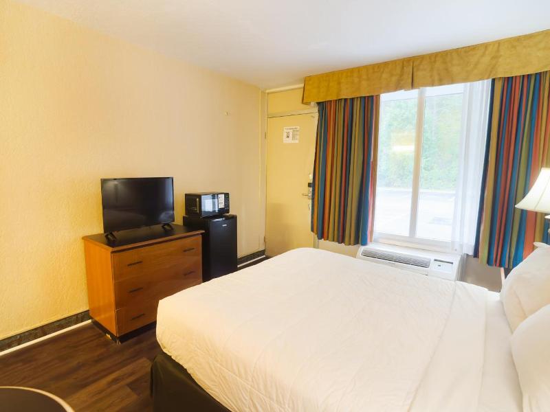 Travelodge by Wyndham Harriman image
