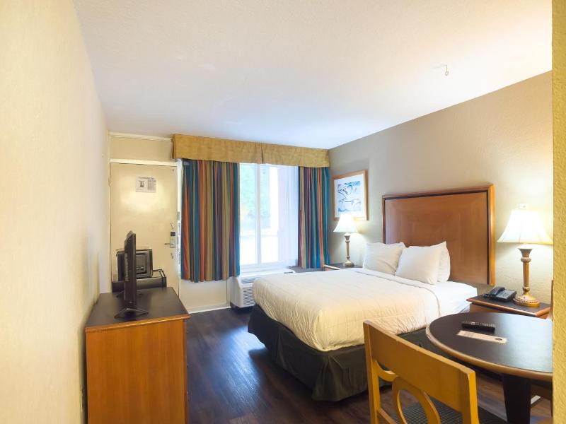 Travelodge by Wyndham Harriman image