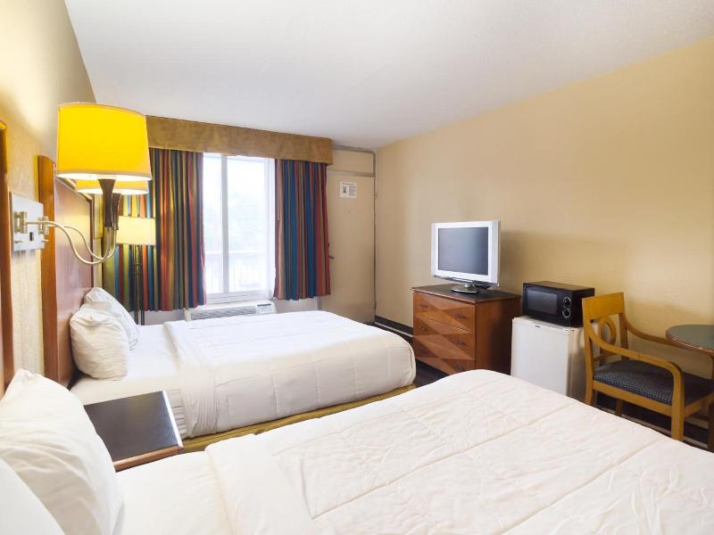 Travelodge by Wyndham Harriman image