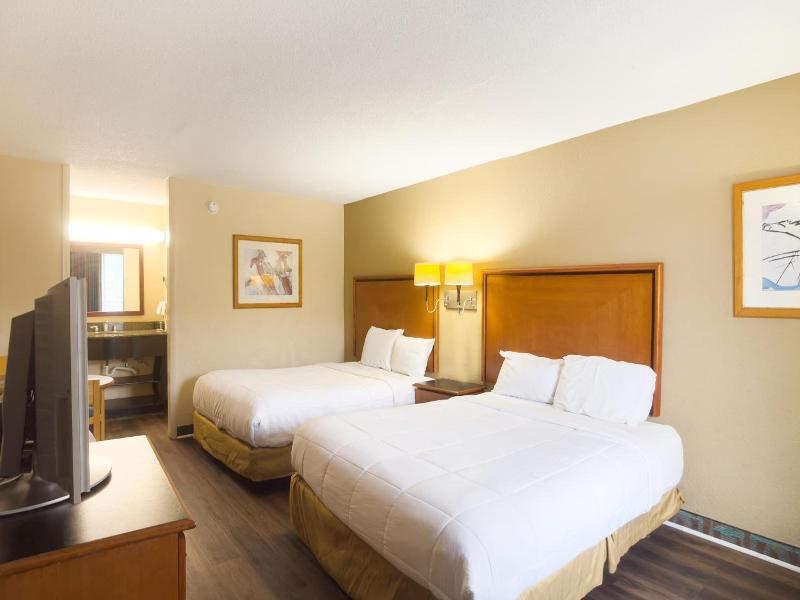 Travelodge by Wyndham Harriman image