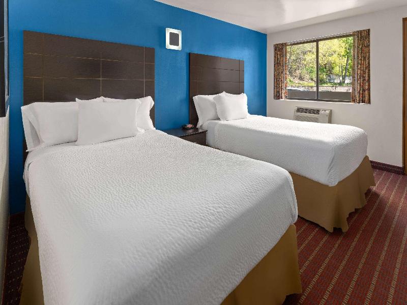 Travelodge by Wyndham Manhasset image