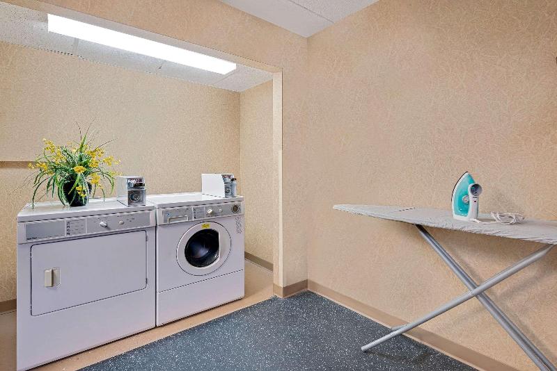 Days Inn by Wyndham International Falls image