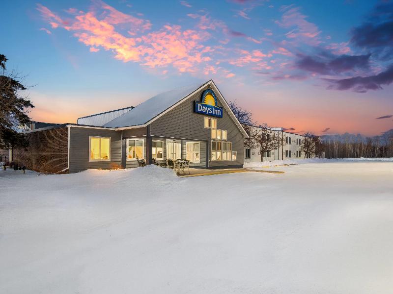 Days Inn by Wyndham International Falls image