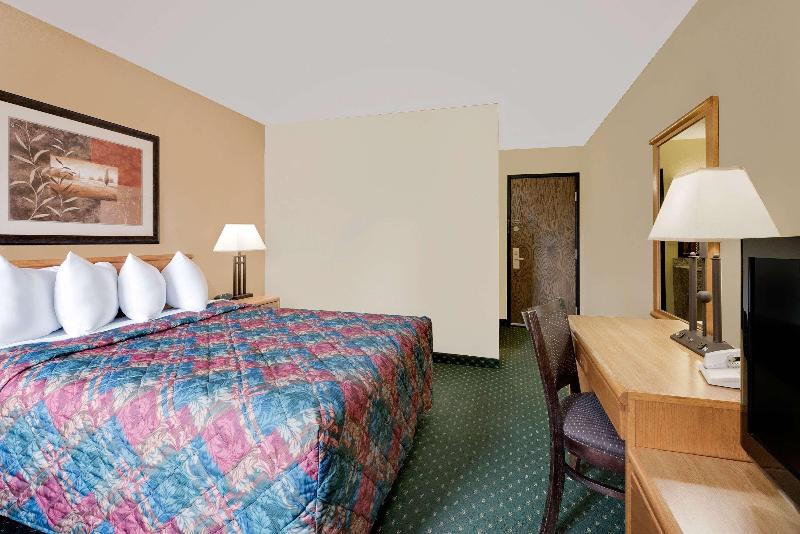 Days Inn by Wyndham International Falls image