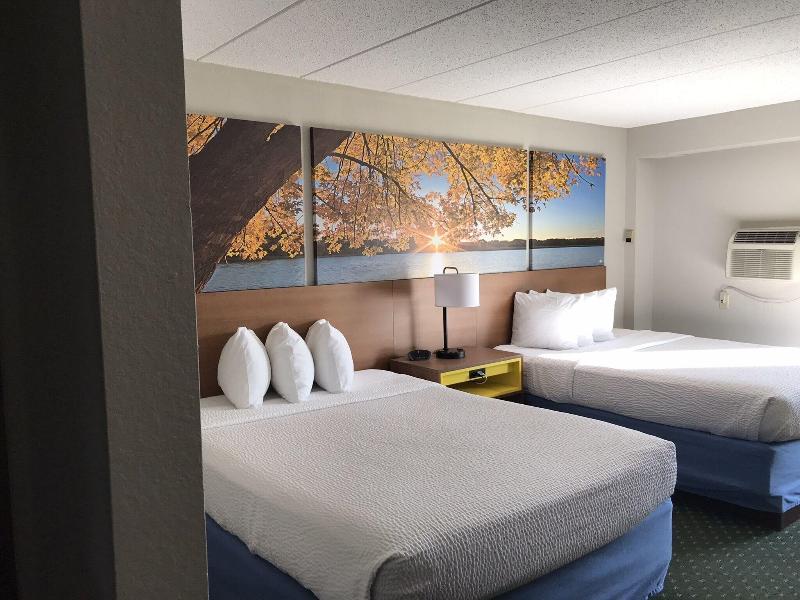 Days Inn by Wyndham International Falls image