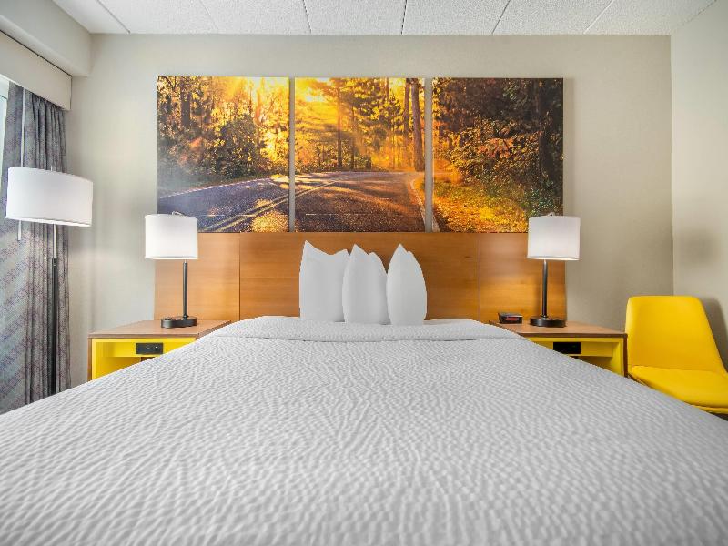 Days Inn by Wyndham International Falls image