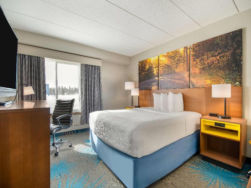 Days Inn by Wyndham International Falls image