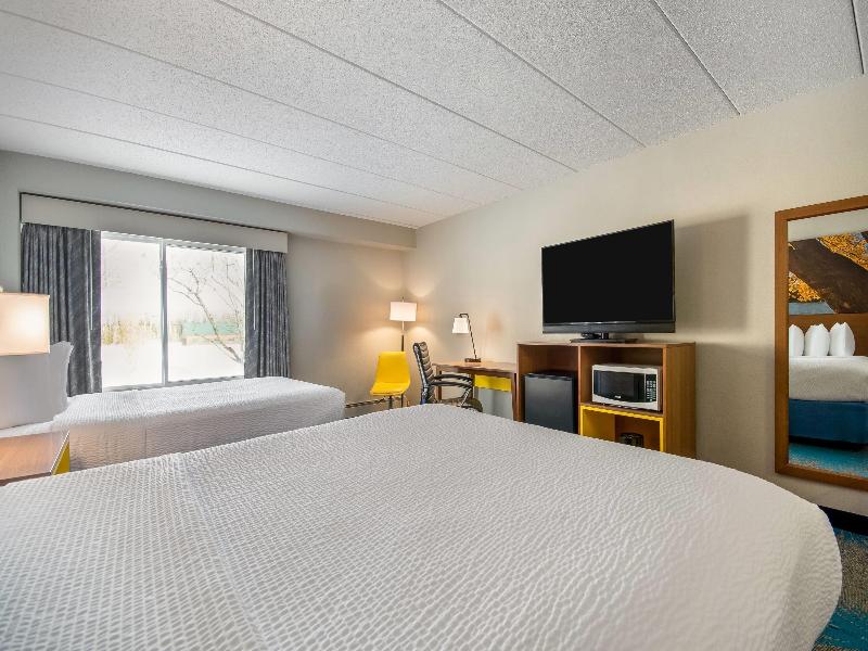 Days Inn by Wyndham International Falls image