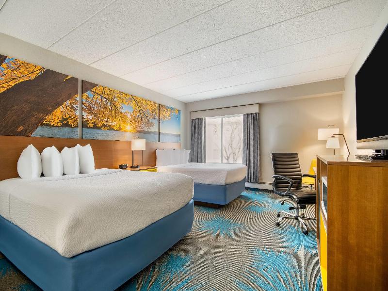 Days Inn by Wyndham International Falls image