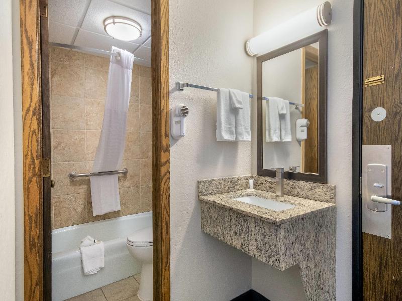 Days Inn by Wyndham International Falls image