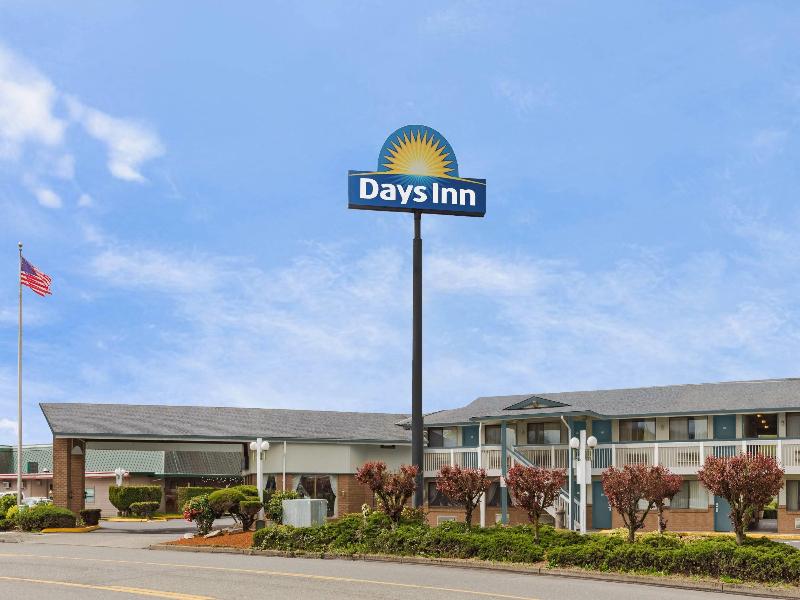 Days Inn By Wyndham Auburn image