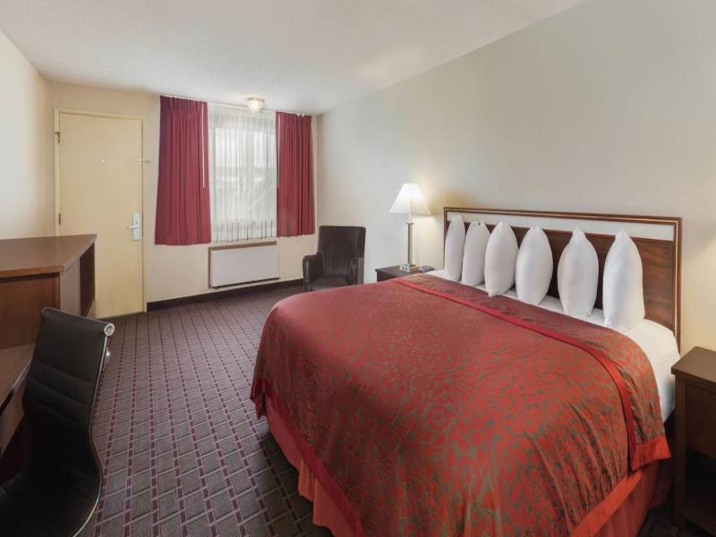 Days Inn By Wyndham Auburn image