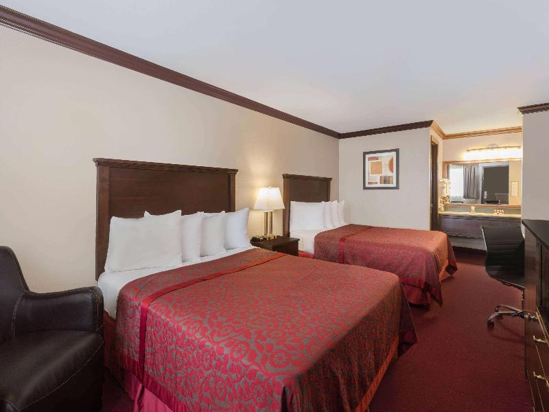 Days Inn By Wyndham Auburn image
