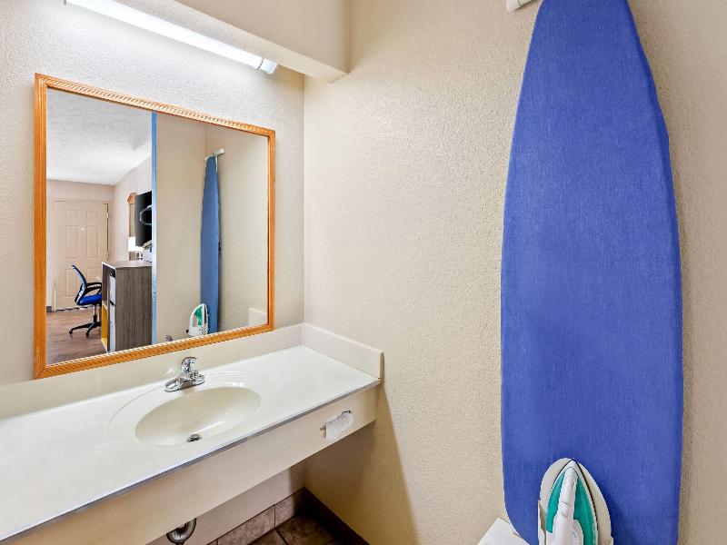 Days Inn by Wyndham Lexington image