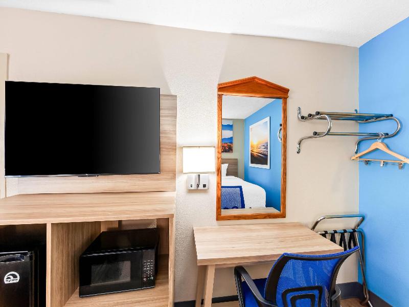 Days Inn by Wyndham Lexington image