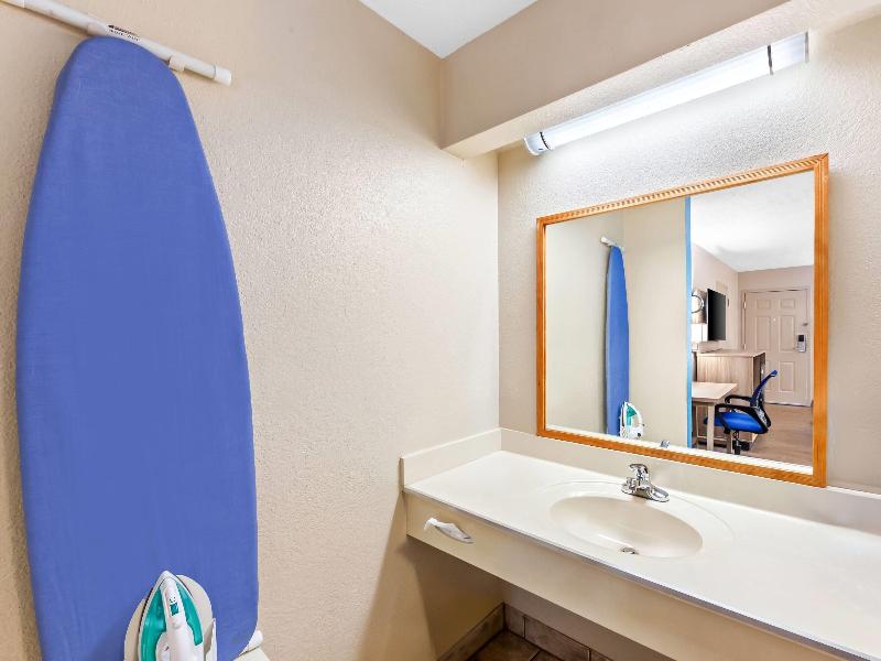 Days Inn by Wyndham Lexington image