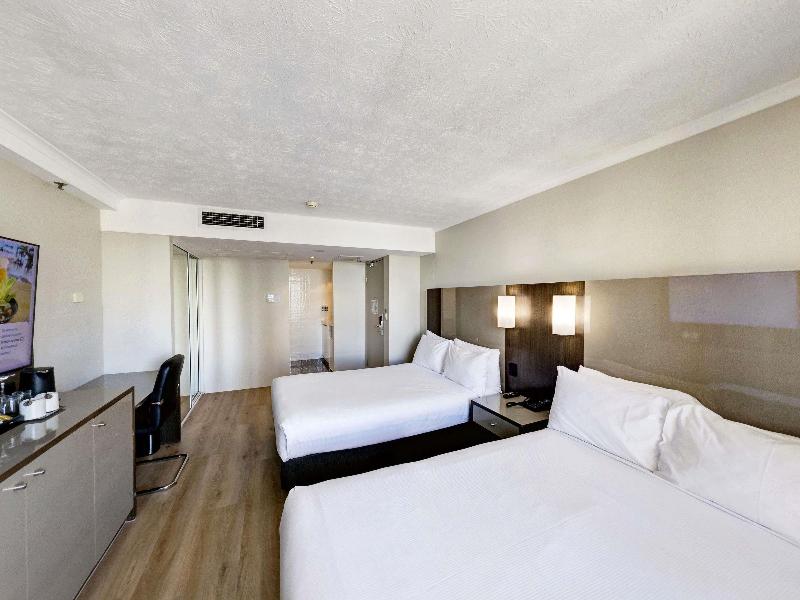 Novotel Surfers Paradise image