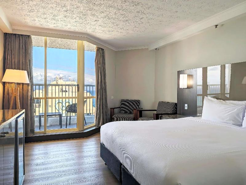 Novotel Surfers Paradise image