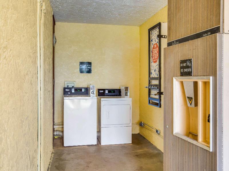 Knights Inn Bonifay image