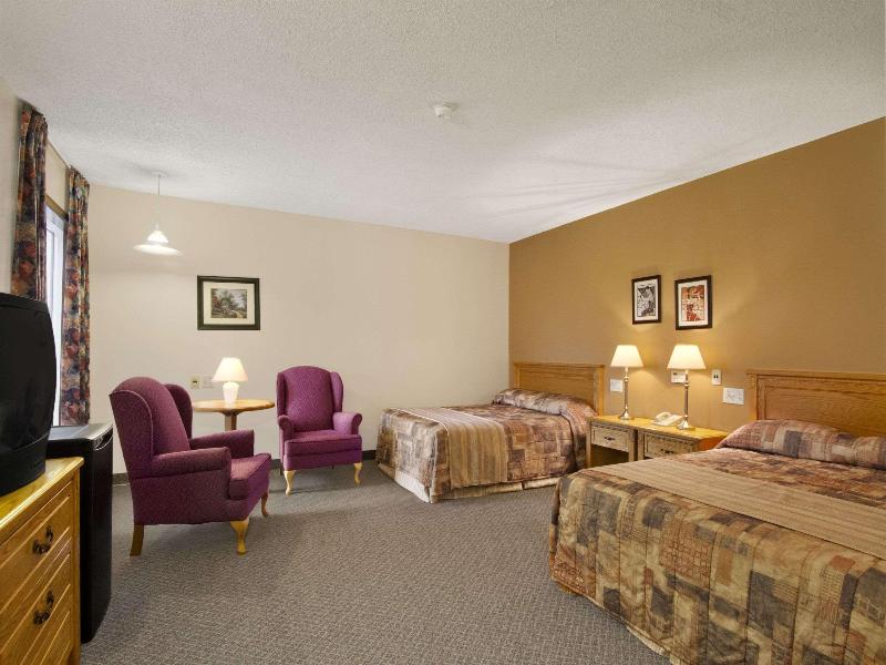 Knights Inn Woodstock image