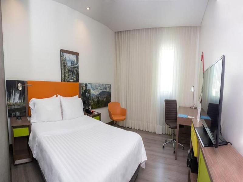 Hampton by Hilton Medellin image