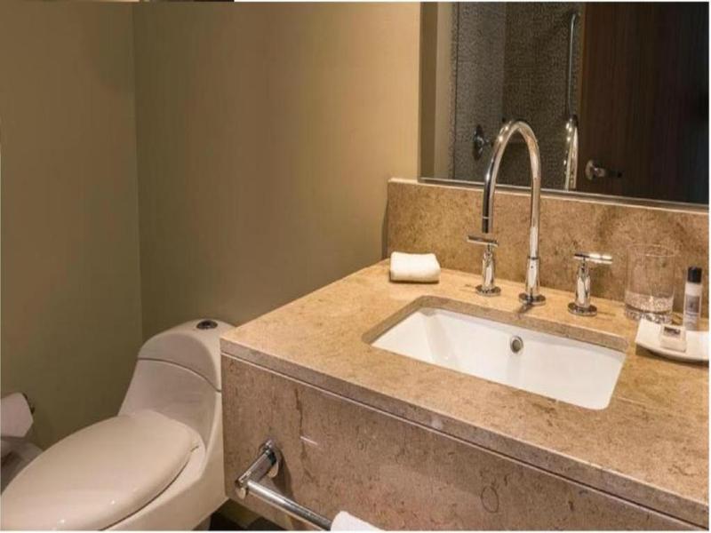 Hampton by Hilton Medellin image