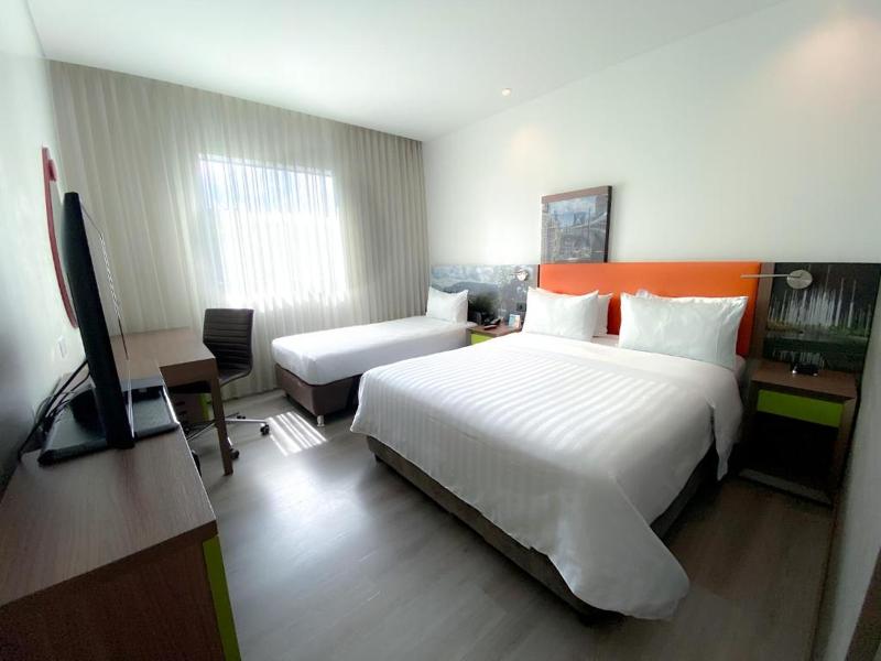 Hampton by Hilton Medellin image