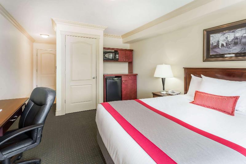 Ramada by Wyndham Hinton image