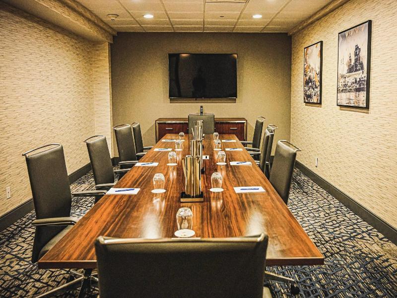 Delta Hotels by Marriott Cincinnati Sharonville image