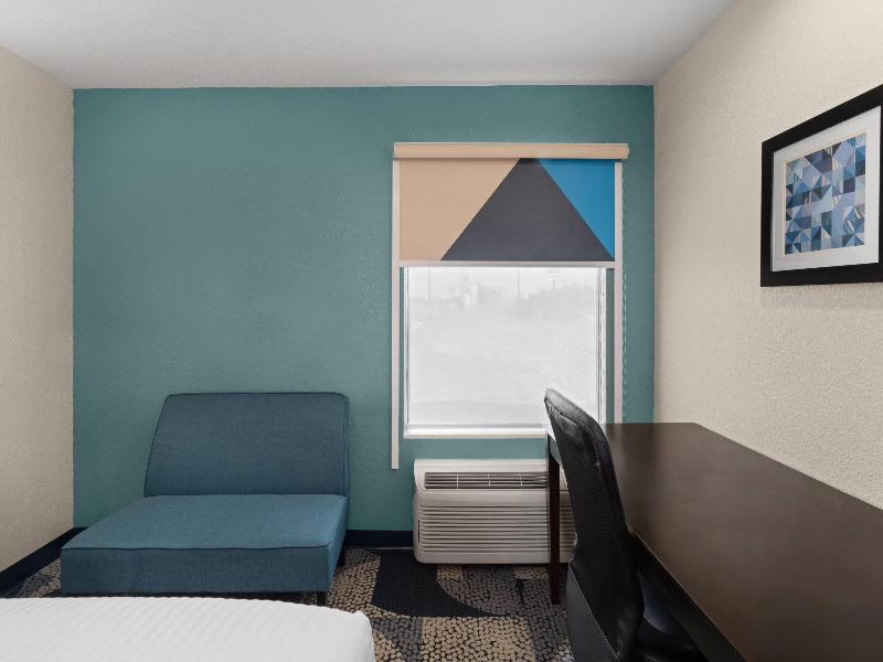 Baymont by Wyndham Iowa Lake Charles image