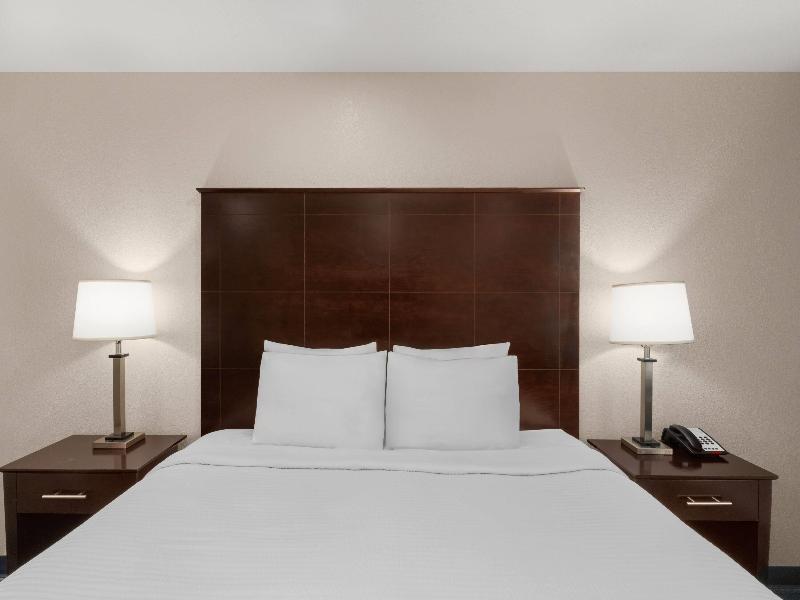 Baymont by Wyndham Iowa Lake Charles image