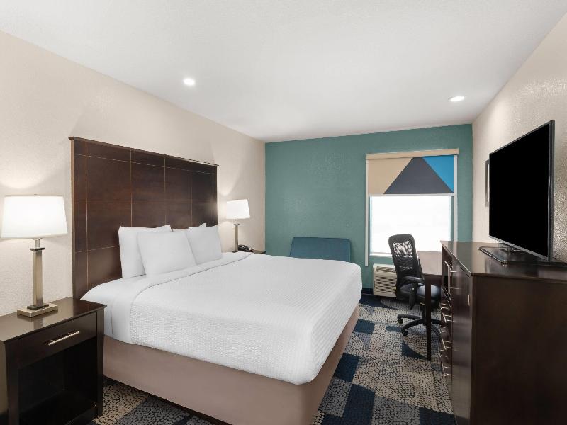Baymont by Wyndham Iowa Lake Charles image