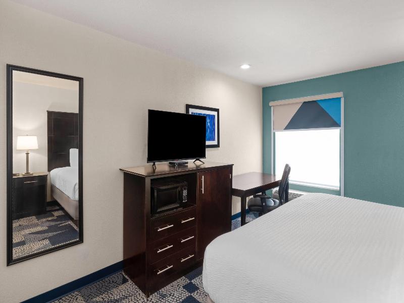 Baymont by Wyndham Iowa Lake Charles image