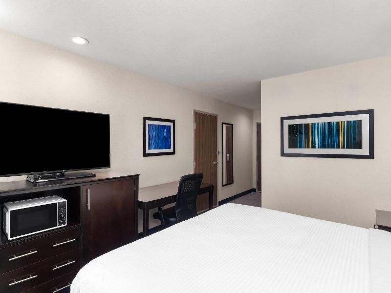 Baymont by Wyndham Iowa Lake Charles image