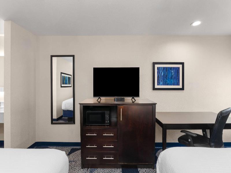 Baymont by Wyndham Iowa Lake Charles image