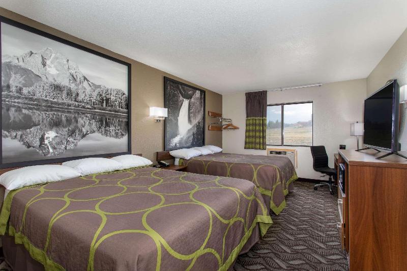 Super 8 by Wyndham Dubois image 10
