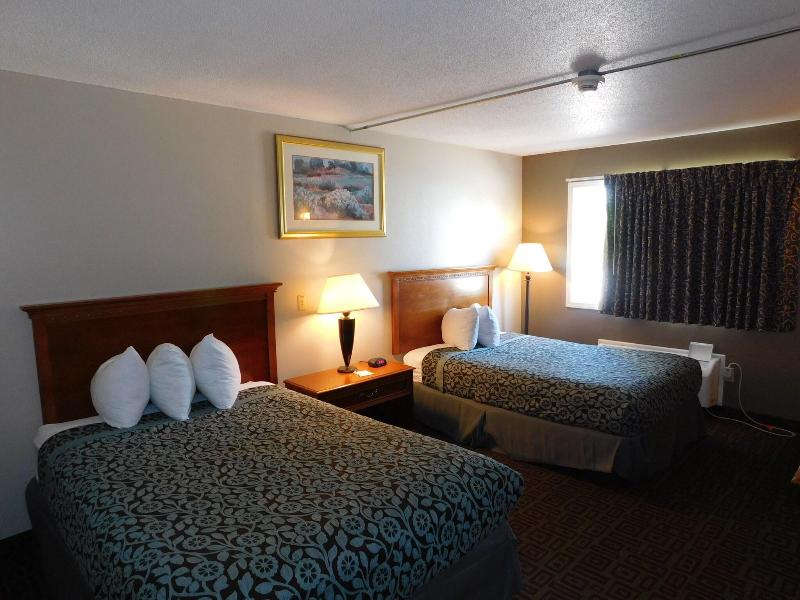 Days Inn by Wyndham West Branch Iowa City Area image