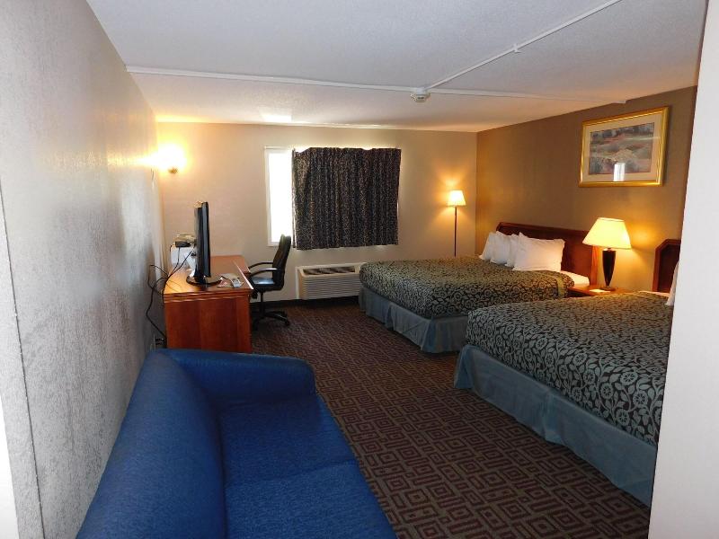 Days Inn by Wyndham West Branch Iowa City Area image