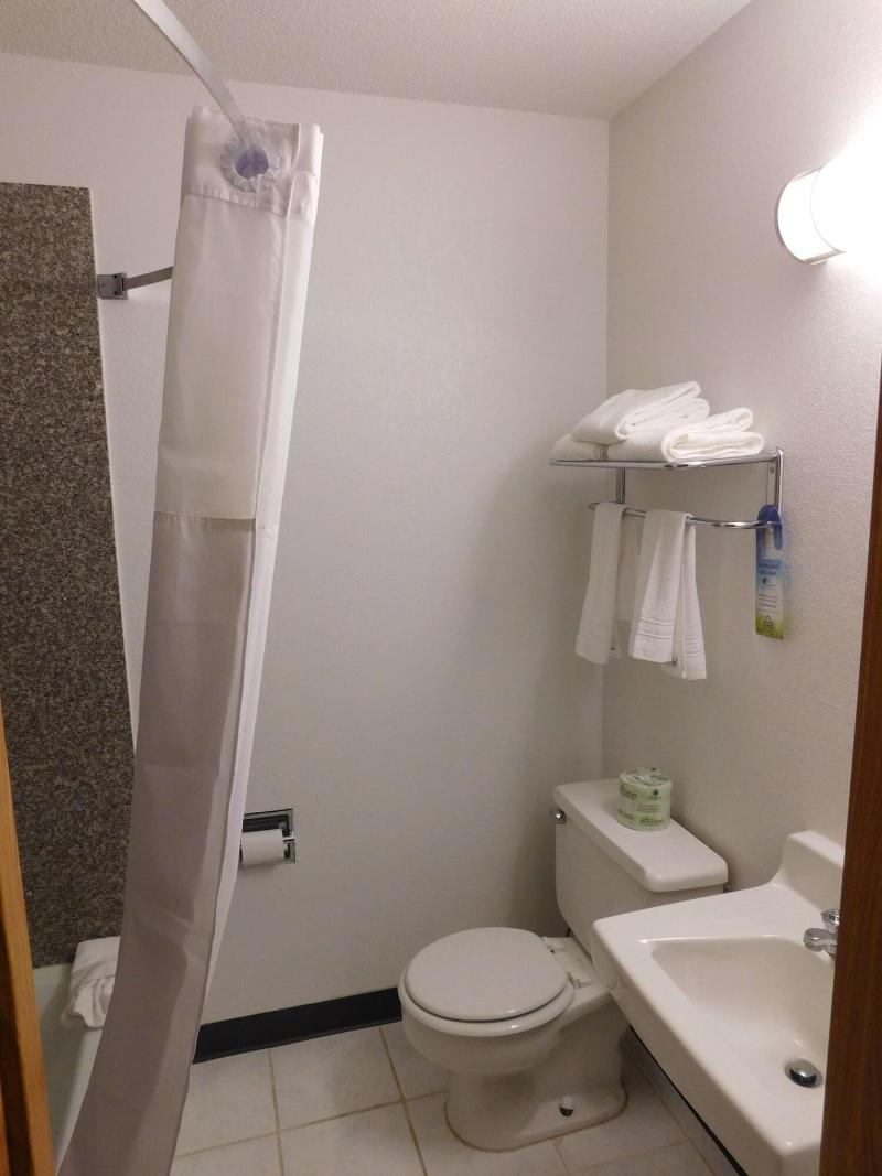 Days Inn by Wyndham West Branch Iowa City Area image