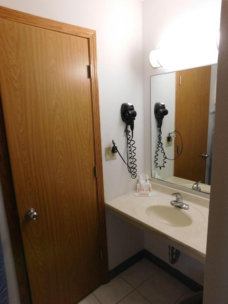 Days Inn by Wyndham West Branch Iowa City Area image