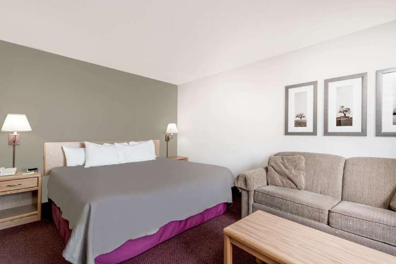 Days Inn by Wyndham Moose Lake