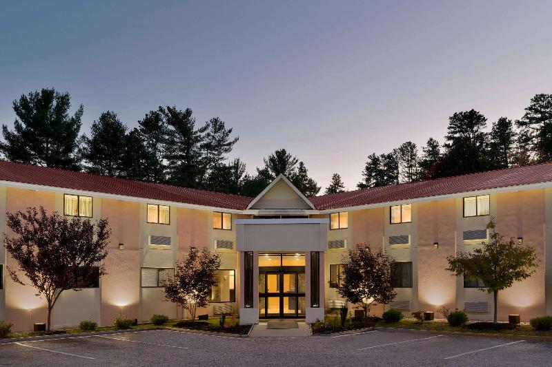 Days Inn by Wyndham Tamworth image